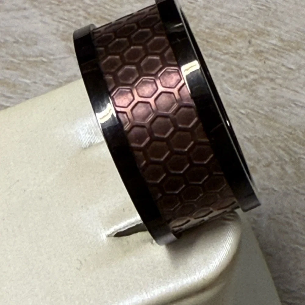 Inox Men's Brown Hexagon Pattern Ring